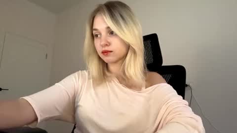 Eva  1st day online show from 07-28-26, 06:42