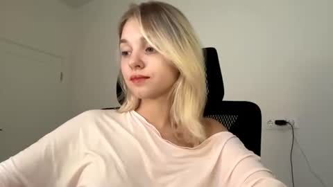 Eva  1st day online show from 07-28-26, 11:17