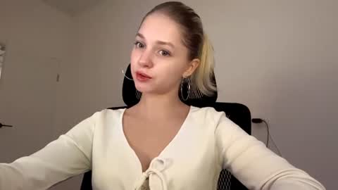 Eva  1st day online show from 07-29-26, 08:01