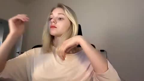 Eva  1st day online show from 07-30-26, 07:07