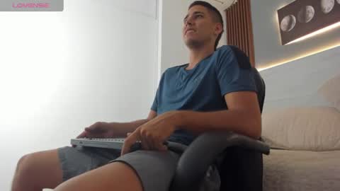 mauro_boy online show from 06-11-26, 07:34