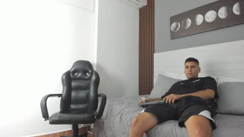 mauro_boy online show from 06-25-26, 07:51