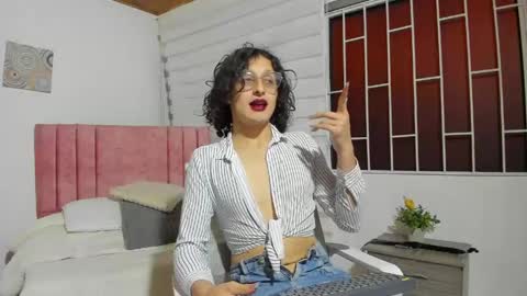 Snapshot of maverick_angel chatting on 05-16-26, 02:16 Maverick online show from 05-16-26, 02:16
