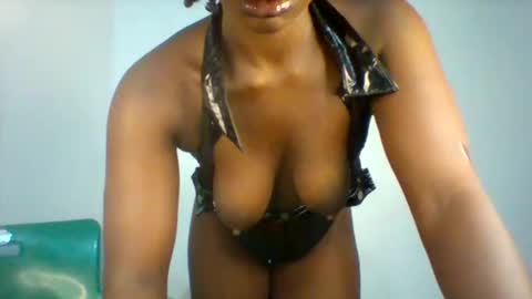 Snapshot of maverlous_pussy900 chatting on 02-19-26, 01:45 Maverlous pussy online show from 02-19-26, 01:45