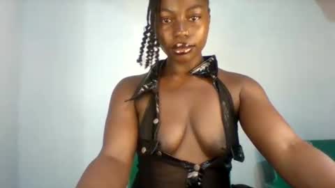 Snapshot of maverlous_pussy900 chatting on 02-23-26, 12:35 Maverlous pussy online show from 02-23-26, 12:35