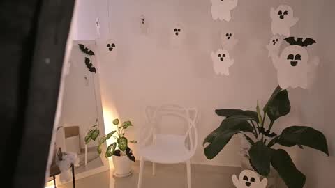 Maria Victoria Schedule 2pm until 9pm GMT-5 online show from 10-30-25, 06:30