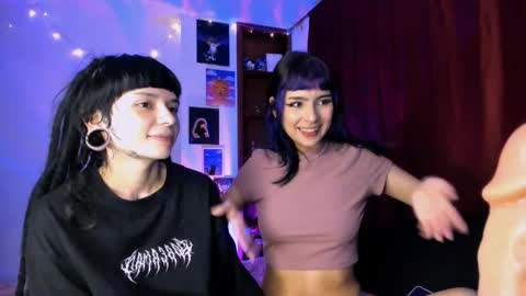 Snapshot of mavimist_ chatting on 02-19-26, 01:01 mavimist_ online show from 02-19-26, 01:01