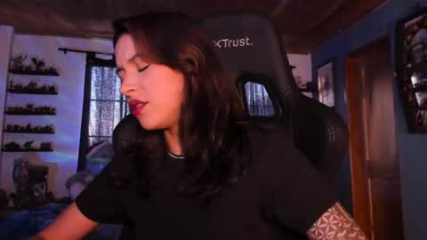 Hilary online show from 12-17-24, 10:22