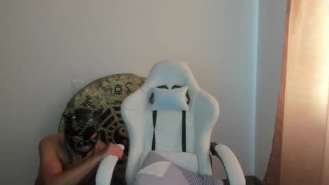 max__b online show from 03-10-25, 06:12