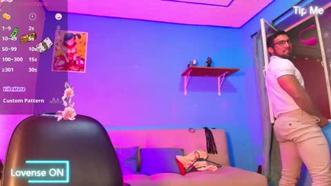 max_brown21 online show from 02-06-25, 08:45