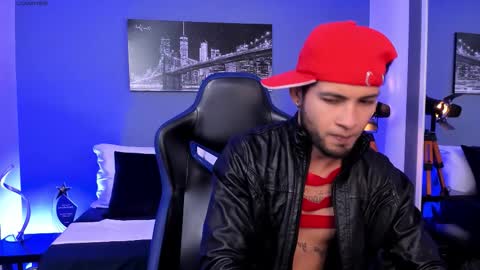 Snapshot of max_conor_ chatting on 09-25-25, 11:25 Max Conor online show from 09-25-25, 11:25