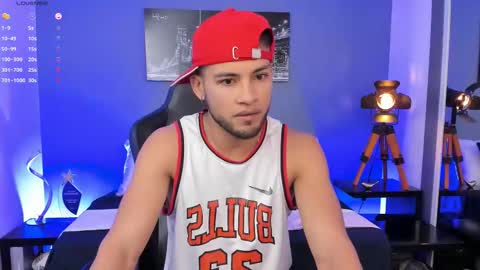 Snapshot of max_conor_ chatting on 10-10-25, 12:15 Max Conor online show from 10-10-25, 12:15