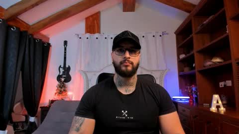 max D. online show from 12-04-25, 11:19