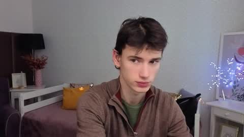 Max online show from 12-18-25, 08:20