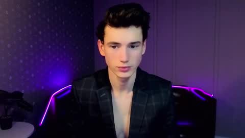 Max online show from 12-22-25, 09:50