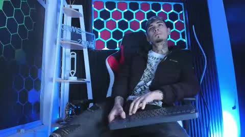 Max online show from 03-18-26, 02:58