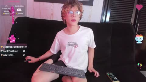 Snapshot of max_lover1 chatting on 02-03-25, 04:52 Max lover1 online show from 02-03-25, 04:52