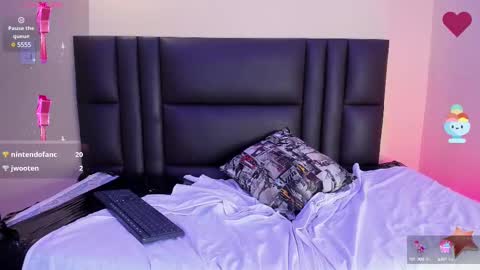 Snapshot of max_lover1 chatting on 02-13-25, 10:43 Max lover1 online show from 02-13-25, 10:43
