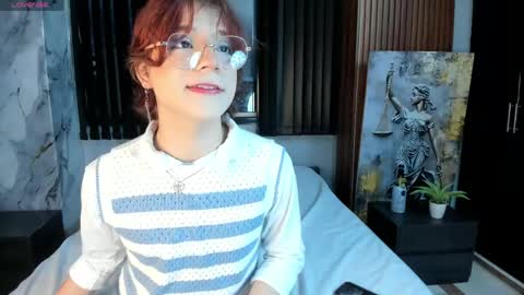 Snapshot of max_lover1 chatting on 05-25-26, 11:22 Max lover1 online show from 05-25-26, 11:22