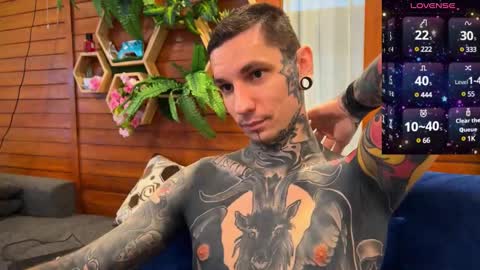 Snapshot of max_reaves chatting on 01-02-25, 02:00 online show from 01-02-25, 02:00