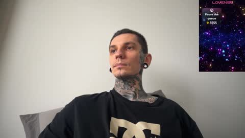 Snapshot of max_reaves chatting on 02-06-25, 10:15 online show from 02-06-25, 10:15