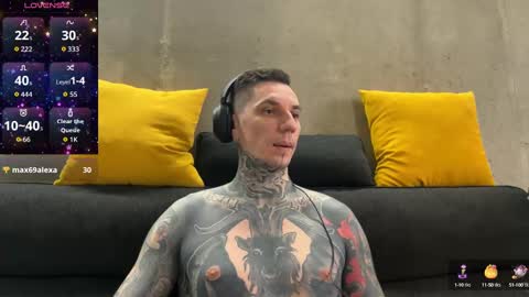 Snapshot of max_reaves chatting on 10-13-25, 05:29 online show from 10-13-25, 05:29