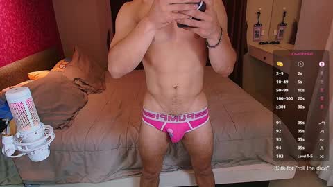 Snapshot of max_russell chatting on 12-09-24, 12:40 Former Porn Star online show from 12-09-24, 12:40