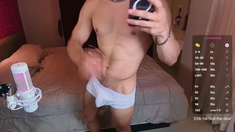 Snapshot of max_russell chatting on 12-10-24, 11:54 Former Porn Star online show from 12-10-24, 11:54