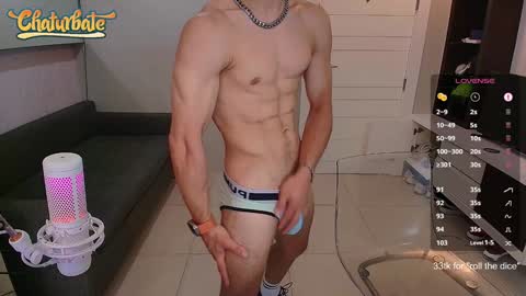 Snapshot of max_russell chatting on 12-16-24, 12:37 Former Porn Star online show from 12-16-24, 12:37