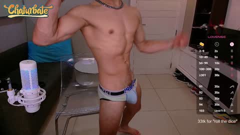 Snapshot of max_russell chatting on 12-27-24, 02:01 Former Porn Star online show from 12-27-24, 02:01