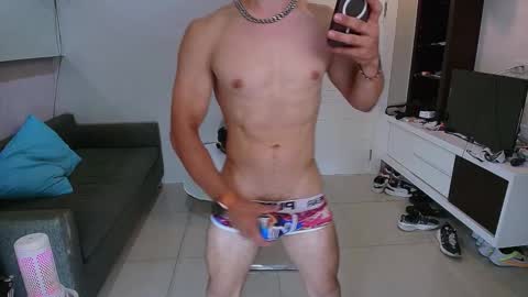 Snapshot of max_russell chatting on 03-08-25, 12:09 Former Porn Star online show from 03-08-25, 12:09