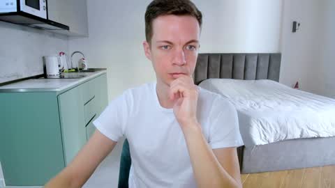 Max  online show from 01-28-25, 12:00