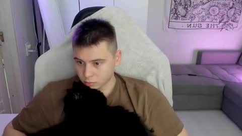 Max online show from 02-04-26, 06:19