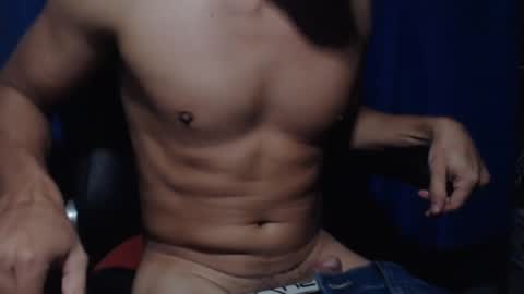 Snapshot of max_varona chatting on 02-19-25, 06:11 max_varona online show from 02-19-25, 06:11