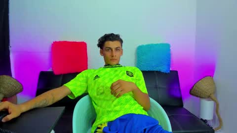 MAX     online show from 09-11-25, 06:02