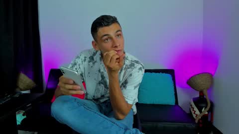 Snapshot of max_wild01 chatting on 02-21-26, 06:47 MAX online show from 02-21-26, 06:47