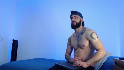 Snapshot of max_xl_ chatting on 10-21-25, 03:02 max_xl_ online show from 10-21-25, 03:02