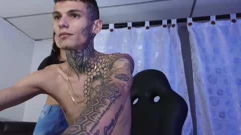 Snapshot of maxandalyn_ chatting on 01-07-25, 01:28 Max Dalyn online show from 01-07-25, 01:28