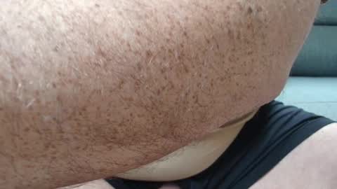 Snapshot of maxb84 chatting on 09-30-25, 09:36 Max online show from 09-30-25, 09:36