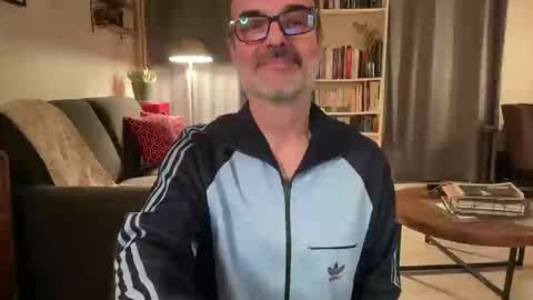 Max Mikado online show from 02-01-25, 10:34