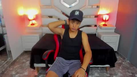 Max online show from 11-04-25, 07:46