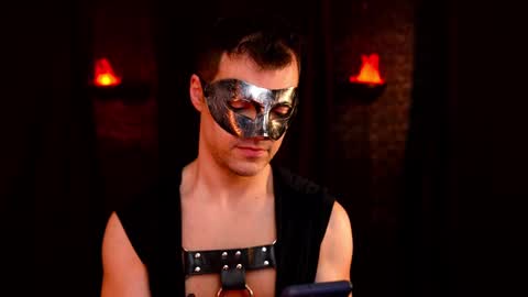 Max Hughes online show from 10-31-25, 01:50