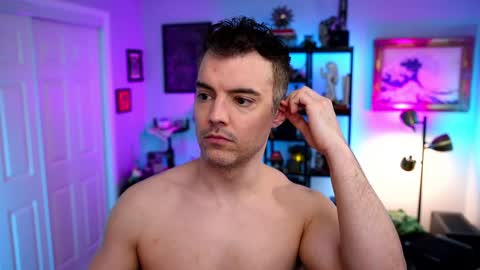 Max Hughes online show from 04-05-26, 03:47