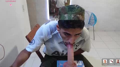 Snapshot of maxi_dick33 chatting on 01-06-26, 12:47 maxi dick online show from 01-06-26, 12:47