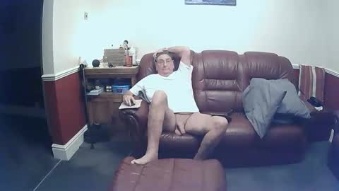 MAX online show from 10-18-25, 10:54