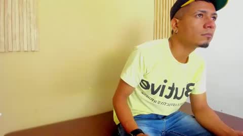 Snapshot of maxi_jones2 chatting on 06-20-26, 12:19 MAXI online show from 06-20-26, 12:19