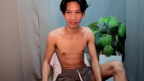 Snapshot of maxiebunny99 chatting on 09-24-25, 10:07 Reyn online show from 09-24-25, 10:07