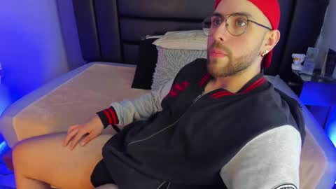 Maximo Wolf online show from 02-28-25, 02:31