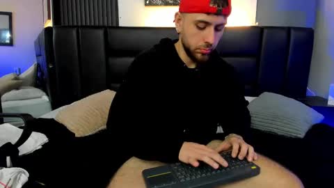 Maximo Wolf online show from 09-18-25, 08:55