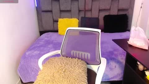 maxilody_69 online show from 09-14-25, 03:00